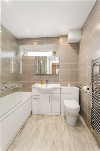 20 Renoir, St James's Court, Ballsbridge, Dublin 4