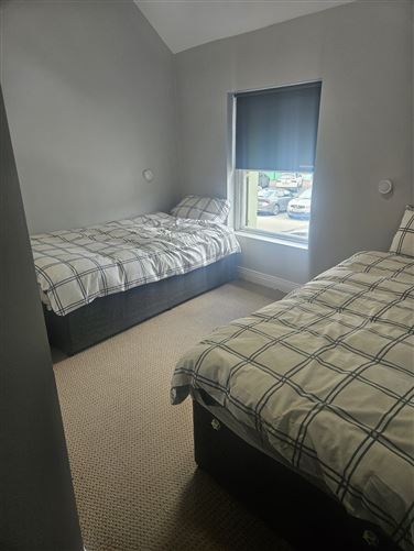 https://photos-a.propertyimages.ie/media/1/6/9/4930961/31f39266-f512-43a7-ab5f-cb0c14b84661_l.jpg