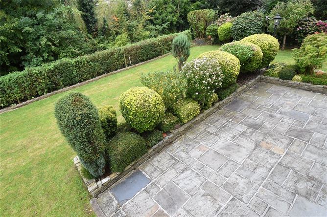 2 Woodbrook, Rochestown, Cork