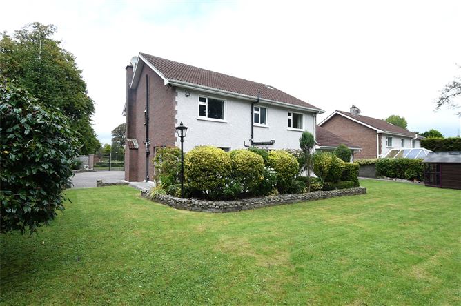 2 Woodbrook, Rochestown, Cork