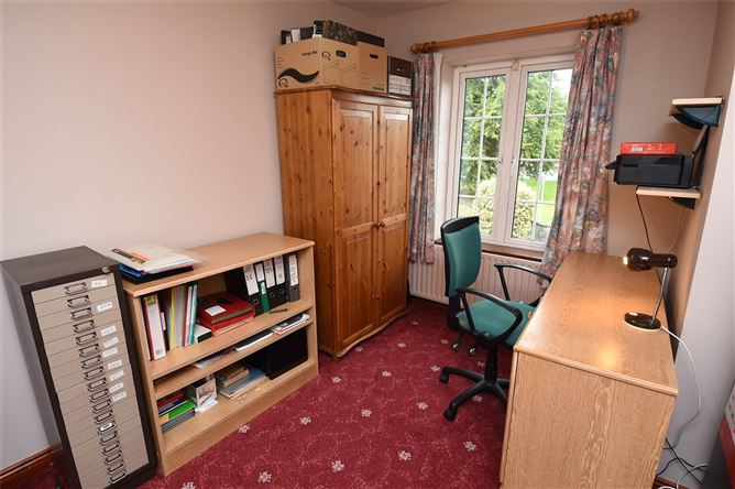 2 Woodbrook, Rochestown, Cork