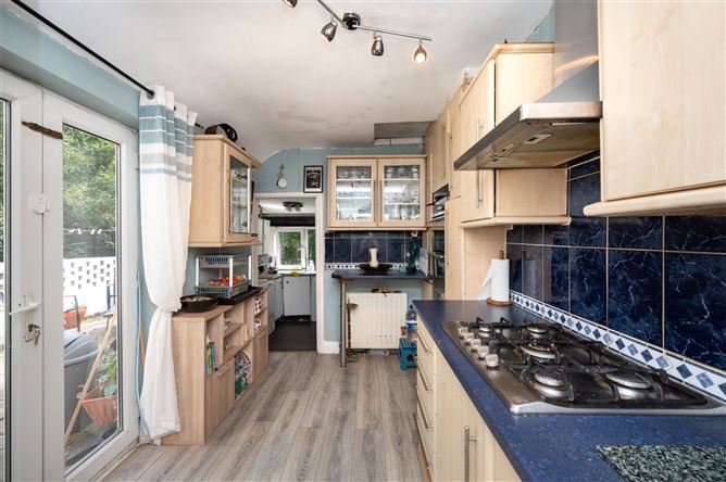 1 Golden Villas Terrace, Commons Road, Blackpool, Cork