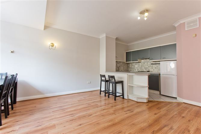6 Riverside Walk, Clonskeagh Road, Dublin 6