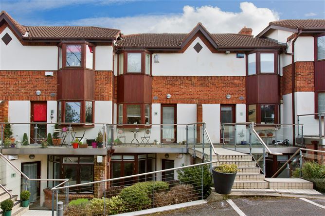 6 Riverside Walk, Clonskeagh Road, Dublin 6