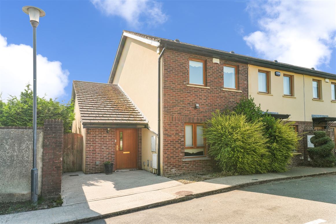 12 Blackthorn Hill Close, WITH ADDITIONAL STUDY ROOM, Rathcoole, Co. Dublin