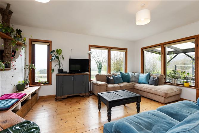 Cockadoodledoo, Killakee Road, Rathfarnham, Dublin 16