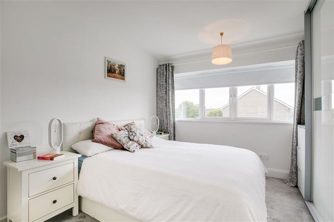 23 Sutton Grove, Sutton, Dublin 13