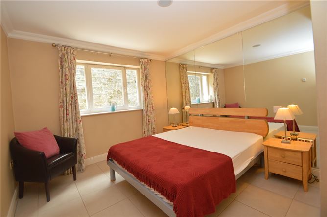  1 Lísín Apartments, Strawberry Hill, Cork City, Cork