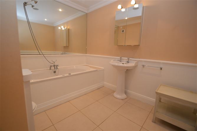  1 Lísín Apartments, Strawberry Hill, Cork City, Cork