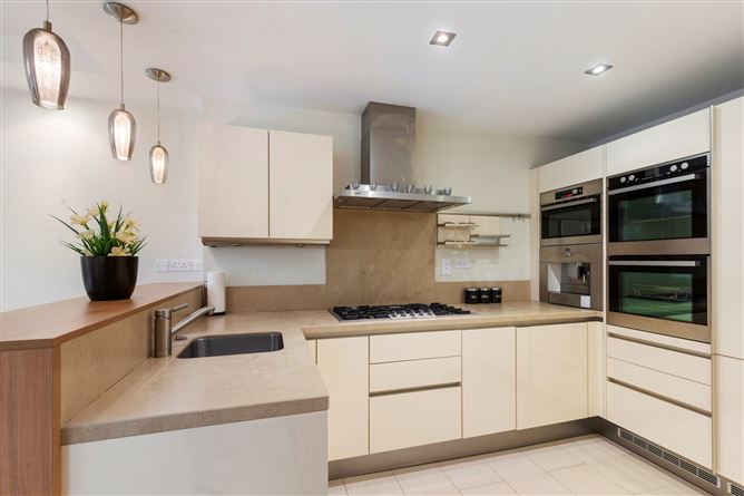 16 Shrewsbury Square, Sandymount, Dublin 4