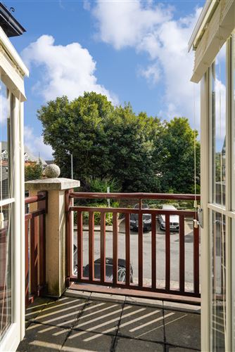 4 Brownsbarn Wood, Kingswood Cross, Citywest, Dublin 22