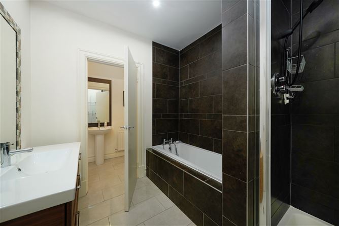 4 Brownsbarn Wood, Kingswood Cross, Citywest, Dublin 22