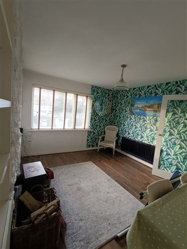 Rosemount estate (luas 5 mins), Dundrum,   Dublin 14