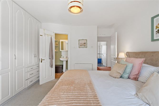 Photo 15 of 28 — 5 Upper Clevedon, Carrigaline, Cork