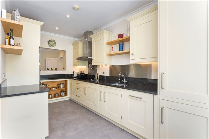 27 Hollybrook, Brighton Road, Foxrock, Dublin 18