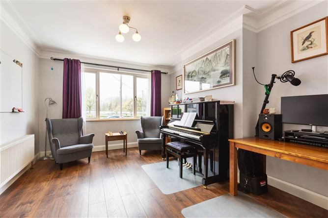 6 Woodbrook Park, Templeogue, Dublin 16, County Dublin