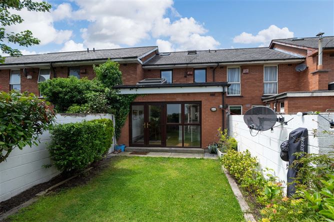 https://photos-a.propertyimages.ie/media/1/7/2/4935271/dfba27fc-c363-48f8-87e4-4bc2fb970dfc_l.jpg