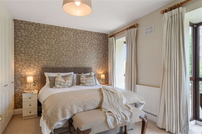 https://photos-a.propertyimages.ie/media/1/7/2/4935271/dfba27fc-c363-48f8-87e4-4bc2fb970dfc_l.jpg