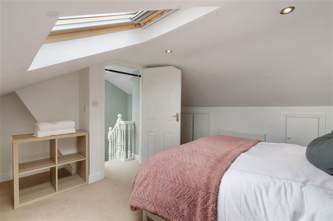 https://photos-a.propertyimages.ie/media/1/7/2/4935271/dfba27fc-c363-48f8-87e4-4bc2fb970dfc_l.jpg