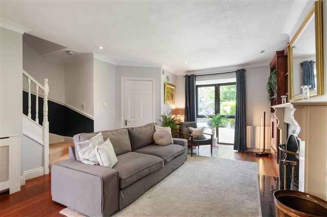 https://photos-a.propertyimages.ie/media/1/7/2/4935271/dfba27fc-c363-48f8-87e4-4bc2fb970dfc_l.jpg
