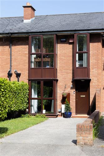 https://photos-a.propertyimages.ie/media/1/7/2/4935271/af6f1380-06f9-4531-ad4b-8e941a481e96_l.jpg