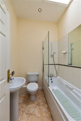 68 Mountfield Park, Seamount Road, Malahide, Co. Dublin