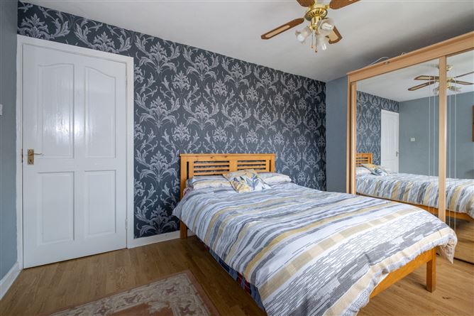 4 Woodview Terrace, Woodford, Co. Galway