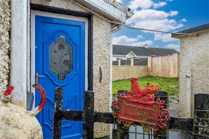 4 Woodview Terrace, Woodford, Co. Galway