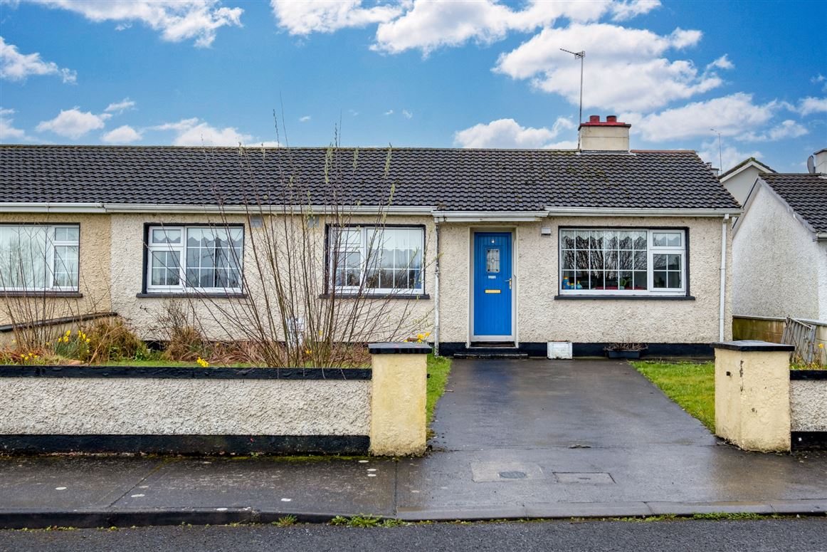 4 Woodview Terrace, Woodford, Co. Galway