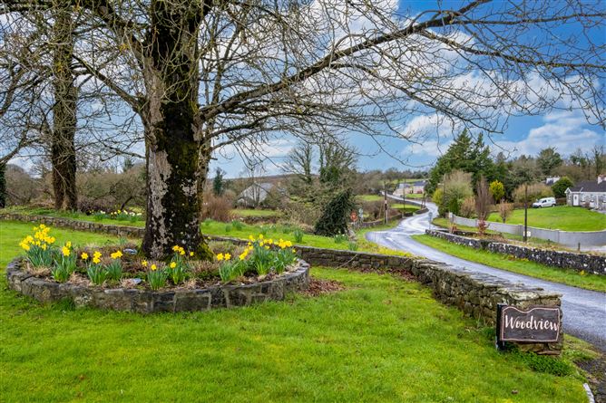 4 Woodview Terrace, Woodford, Co. Galway