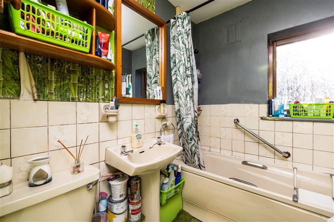 3 Lucerne Court, Castle Avenue, Clontarf, Dublin 3