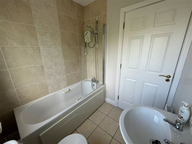 3 Castlerock Woods, Castleconnell, Limerick