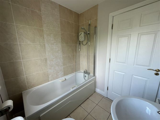 3 Castlerock Woods, Castleconnell, Limerick