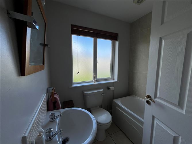 3 Castlerock Woods, Castleconnell, Limerick