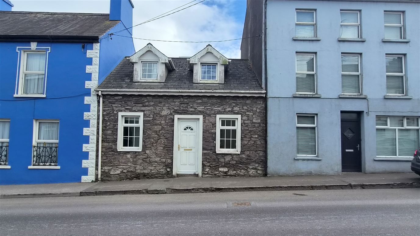 84 New Street, Macroom, Cork