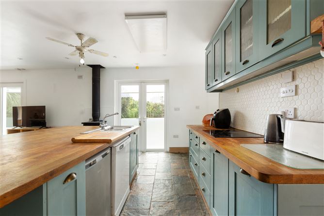 1 Sugarloaf Drive, Kilmacanogue, Wicklow