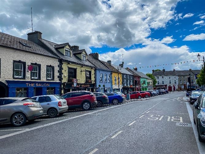 Fountain Field, Dublin Road, Cloghabrody, Thomastown, Co. Kilkenny
