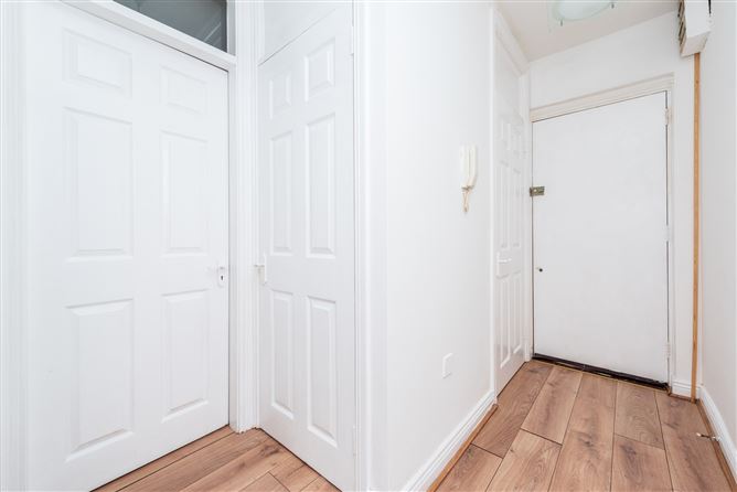 6 Poplar Grove, Naas, Co. Kildare
