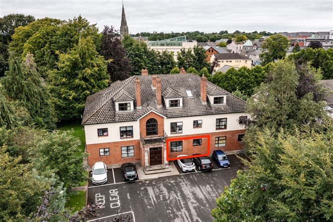 6 Poplar Grove, Naas, Co. Kildare