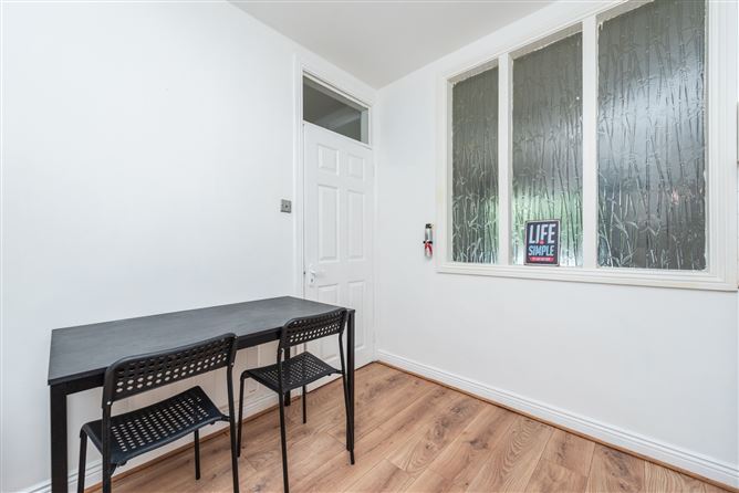 6 Poplar Grove, Naas, Co. Kildare