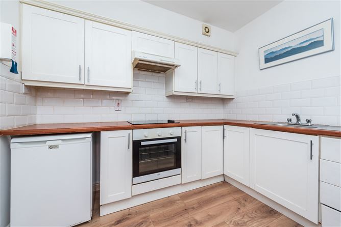 6 Poplar Grove, Naas, Co. Kildare