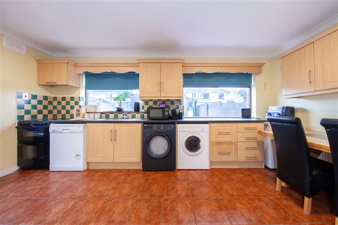 https://photos-a.propertyimages.ie/media/1/7/6/4963671/dfff263d-c65e-44a6-97b6-b1ddf732263b_l.jpg