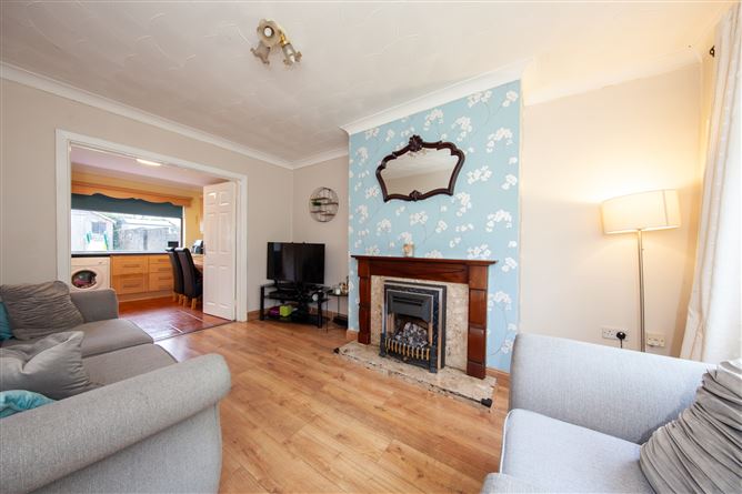 https://photos-a.propertyimages.ie/media/1/7/6/4963671/dfff263d-c65e-44a6-97b6-b1ddf732263b_l.jpg