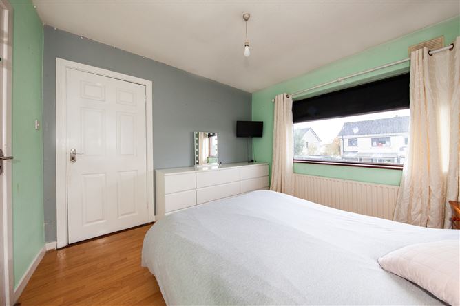 https://photos-a.propertyimages.ie/media/1/7/6/4963671/dfff263d-c65e-44a6-97b6-b1ddf732263b_l.jpg