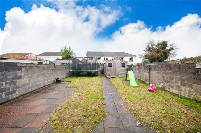 https://photos-a.propertyimages.ie/media/1/7/6/4963671/dfff263d-c65e-44a6-97b6-b1ddf732263b_l.jpg