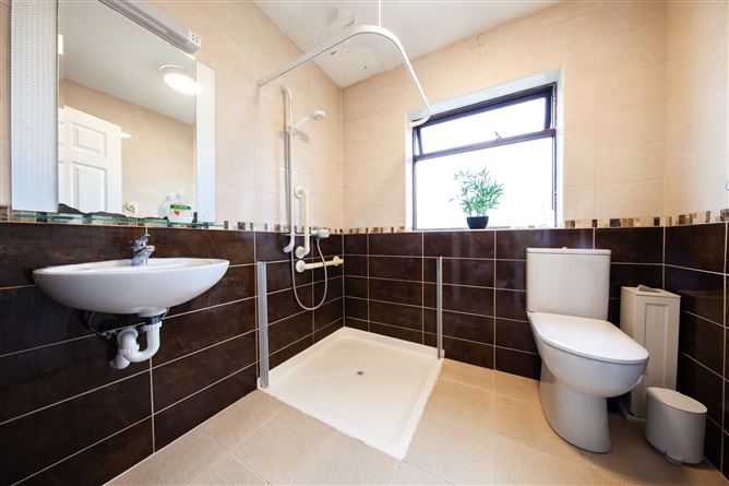 https://photos-a.propertyimages.ie/media/1/7/6/4963671/dfff263d-c65e-44a6-97b6-b1ddf732263b_l.jpg