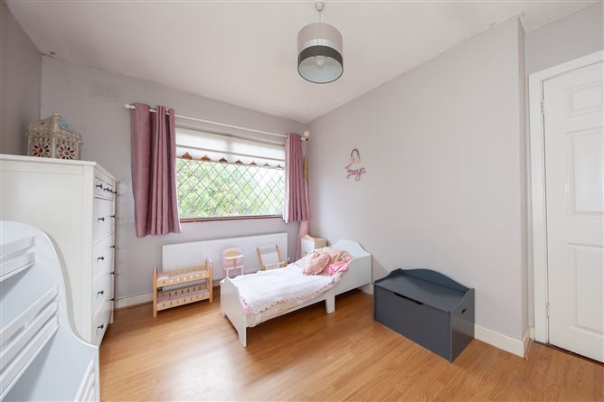 https://photos-a.propertyimages.ie/media/1/7/6/4963671/dfff263d-c65e-44a6-97b6-b1ddf732263b_l.jpg