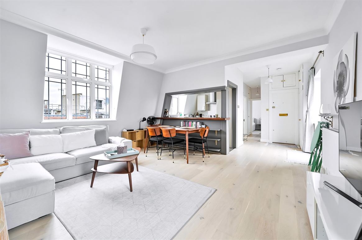 A High Street Sojourn,London,Greater London,United Kingdom