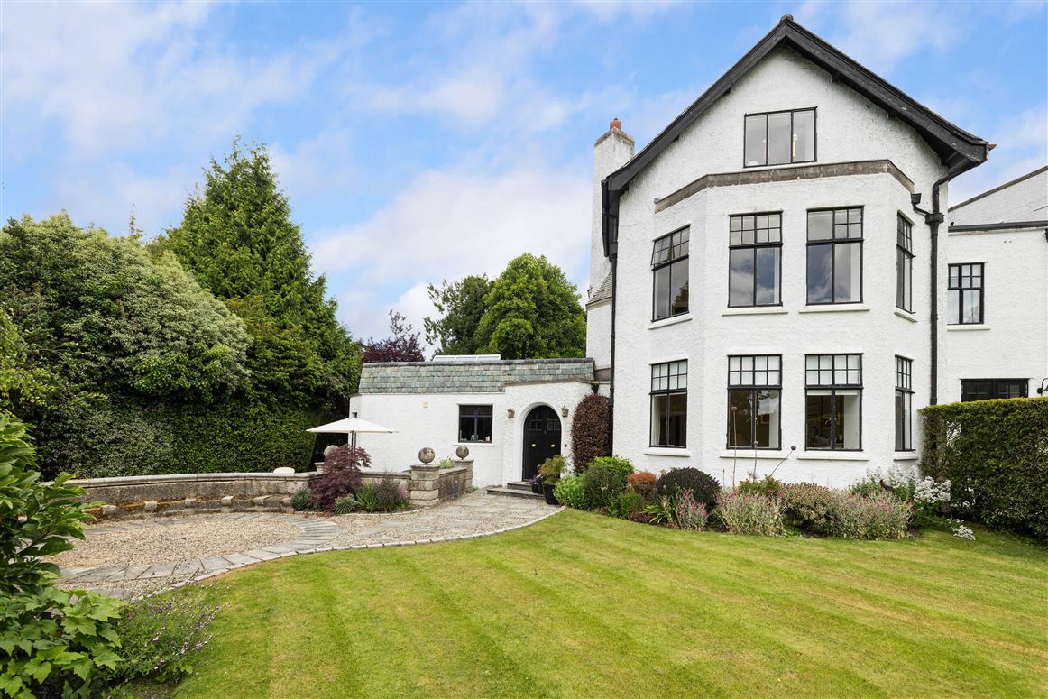 Kilteragh House, 6 Kilteragh Pines, Foxrock, Dublin 18