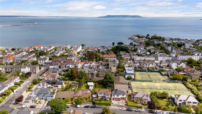 Knockmoy, 18 Elton Park, Sandycove, Co. Dublin